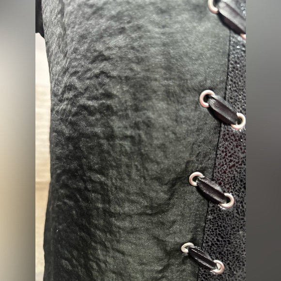 Rock and Republic Top Blouse XL Black Sleeveless Faux Leather Lace Decoration - Picture 6 of 7